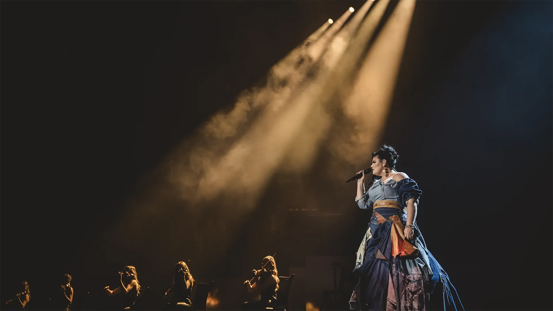 044   043   AIG 21 {Index} - MGG Event Production Portfolio